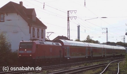 RegionalExpress 14015 wurde am 09.09.2004 von der BR 146 durch den Bahnhof Lüstringen gezogen.