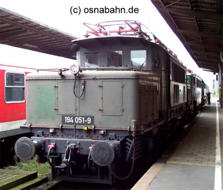 194 051 steht am 03.09.2006 auf Gleis 1 in Osnabrück 194 051 steht am 03.09.2006 auf Gleis 1 in Osnabrück