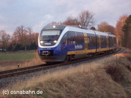 Die NWB 81610 kurz vor dem Haltepunkt Osnabrück Sutthausen am 29.12.2007.